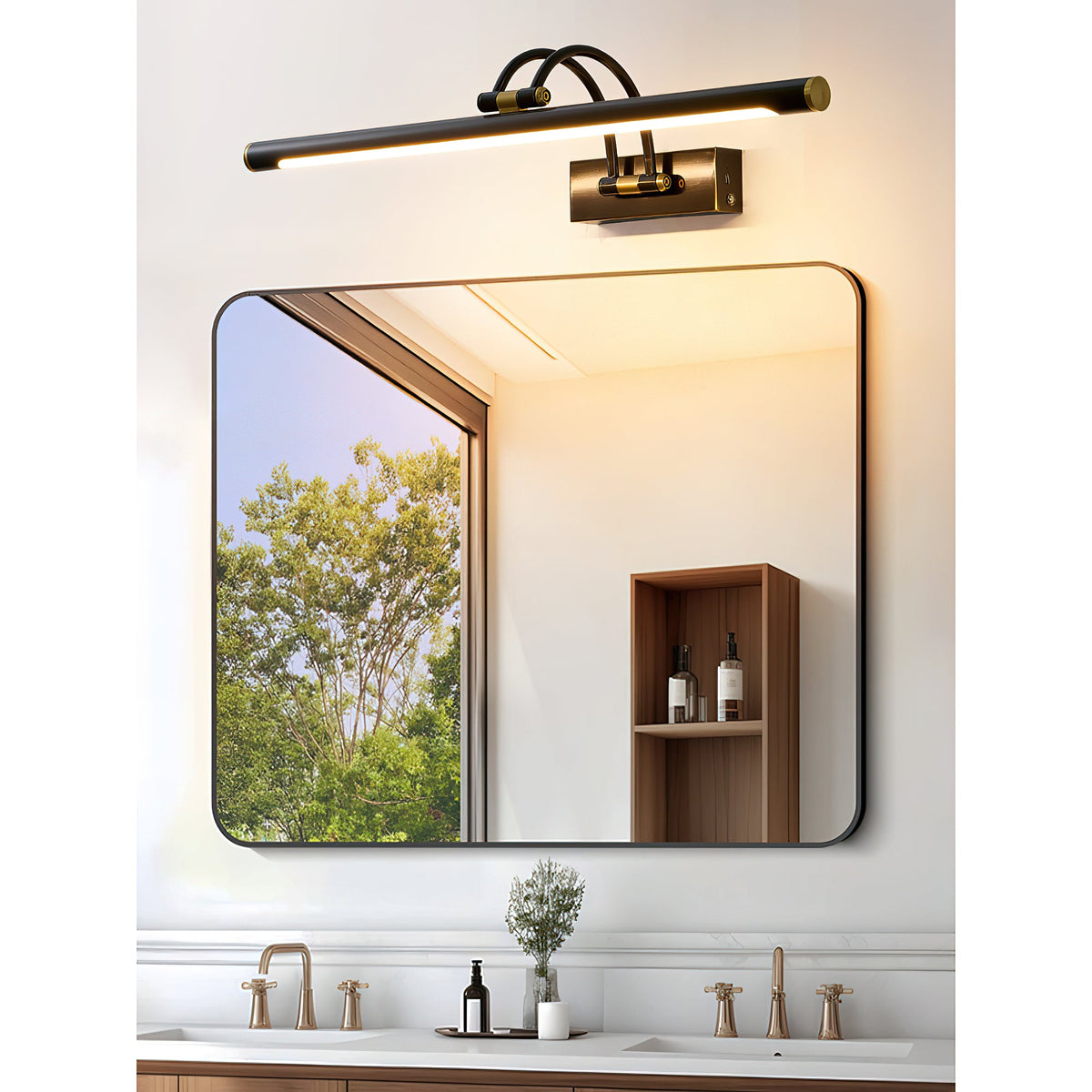 Lampada da Parete Ricaricabile Alton in Ottone