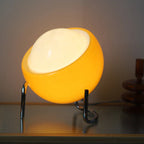 Lampada da Tavolo Vintage a Forma di Uovo Bauhaus