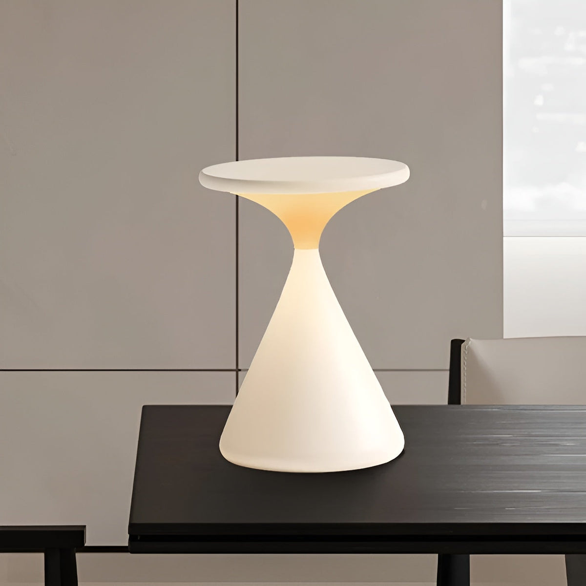 Lampada da tavolo LED senza fili – Dimmerabile e ricaricabile con design a clessidra