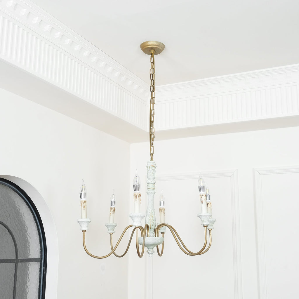 Lampadario in legno tradizionale Ljomuvyi