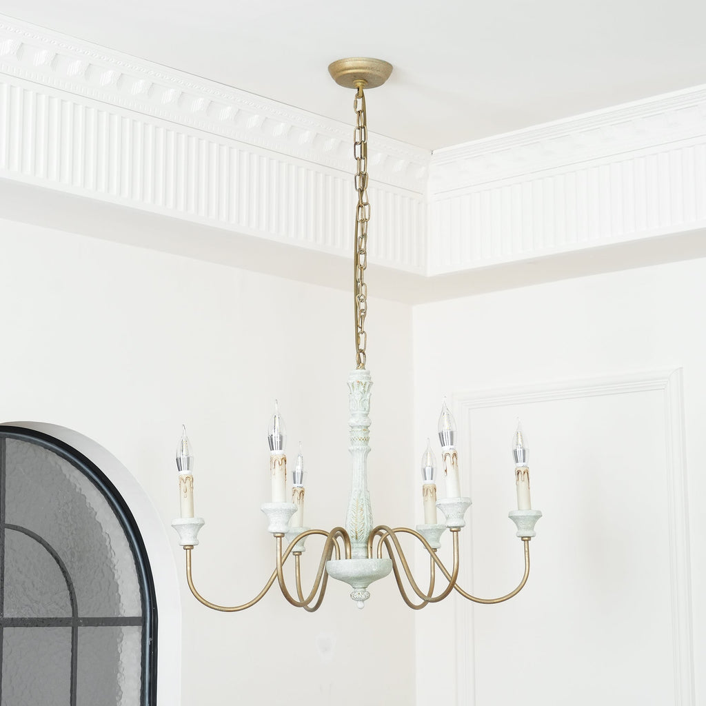Lampadario in legno tradizionale Ljomuvyi