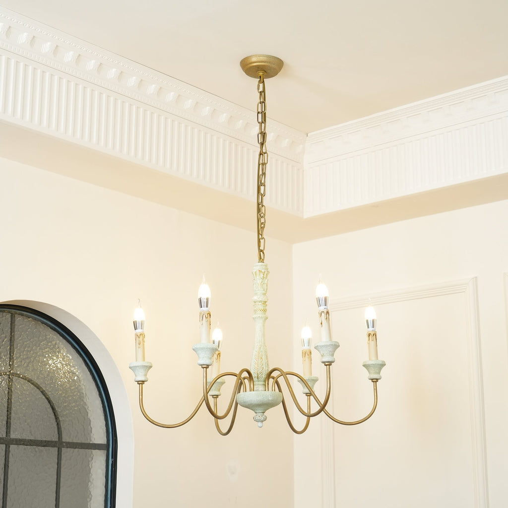 Lampadario in legno tradizionale Ljomuvyi