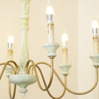 Lampadario in legno tradizionale Ljomuvyi