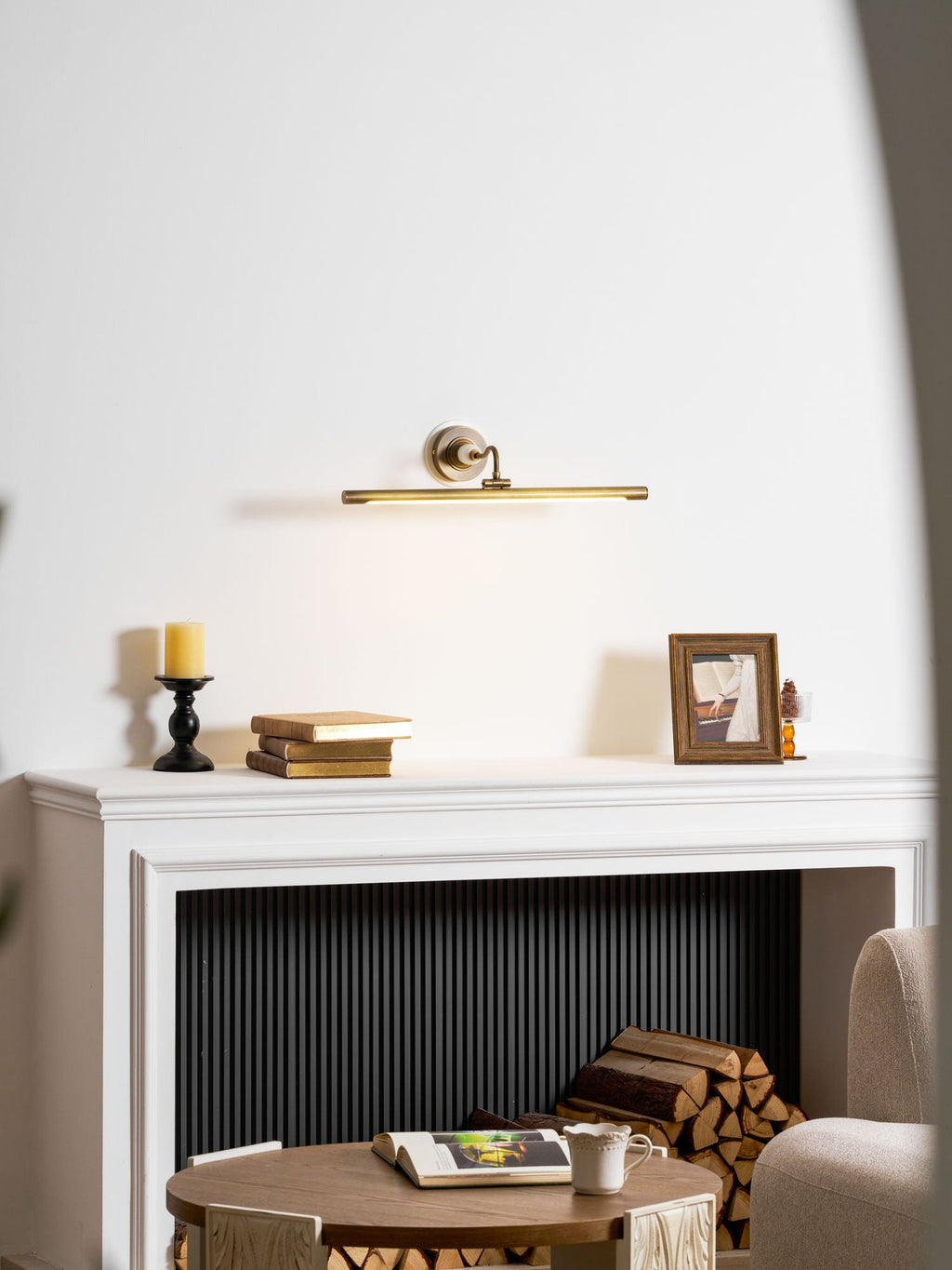 Archer Art Linear Wall Light