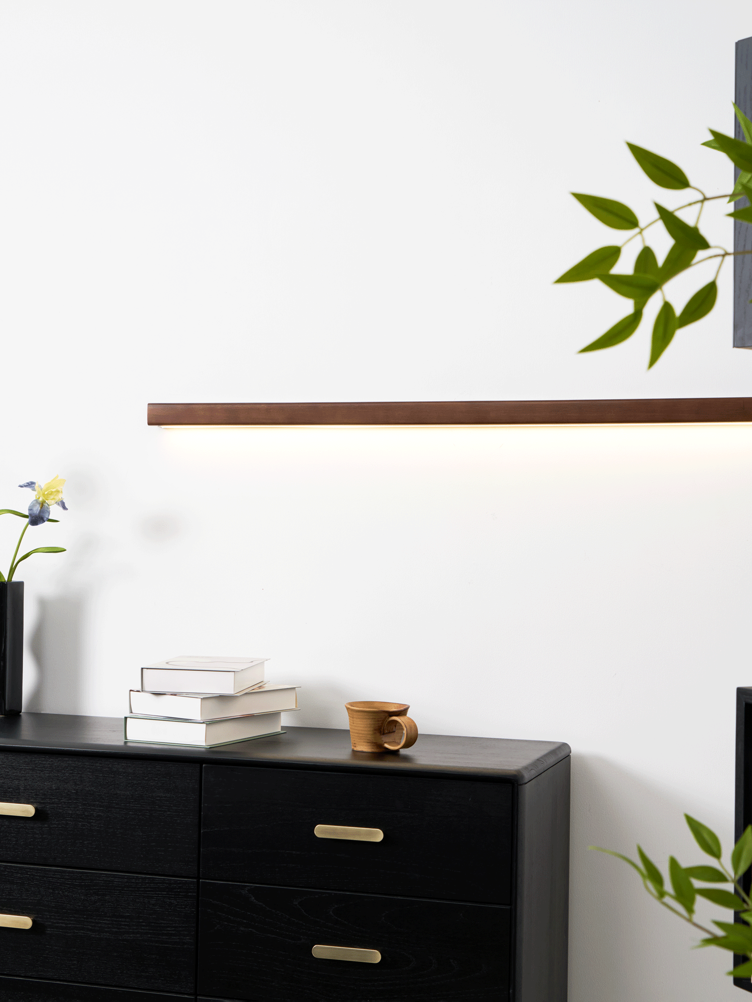 Lustra Applique Lineare in Legno Minimalista LED