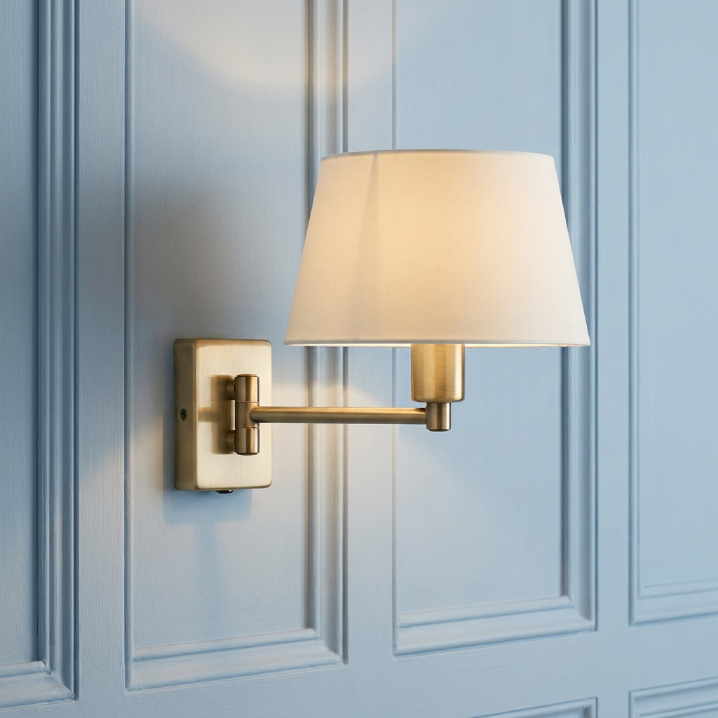 Lampada da Parete a Braccio Singolo in Ottone Antico Armada