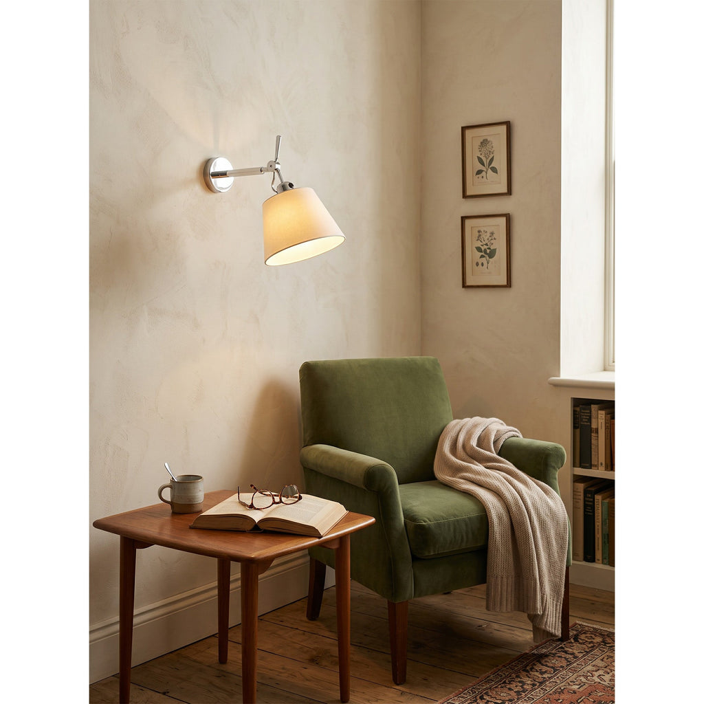 Lampada da Parete con Braccio Articolato Costanza