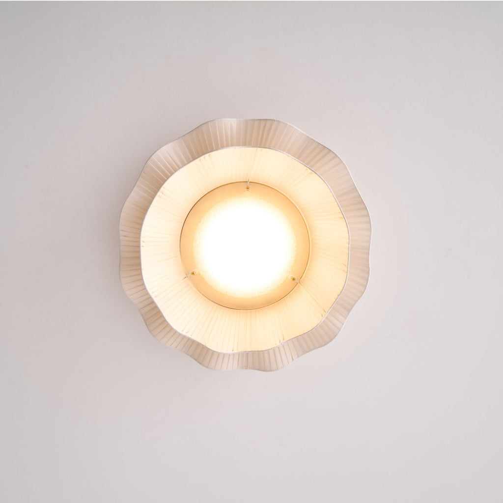Lampada da Soffitto a Onde in Tessuto Tirah Ottone