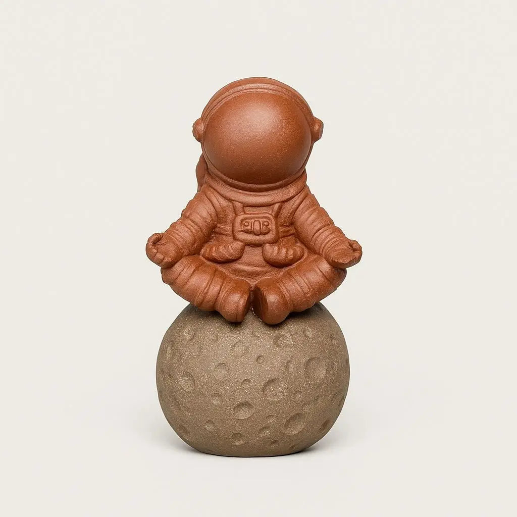 Zisha Astronaut Tea Pet - Figurina della Cerimonia del Tè in Argilla Viola