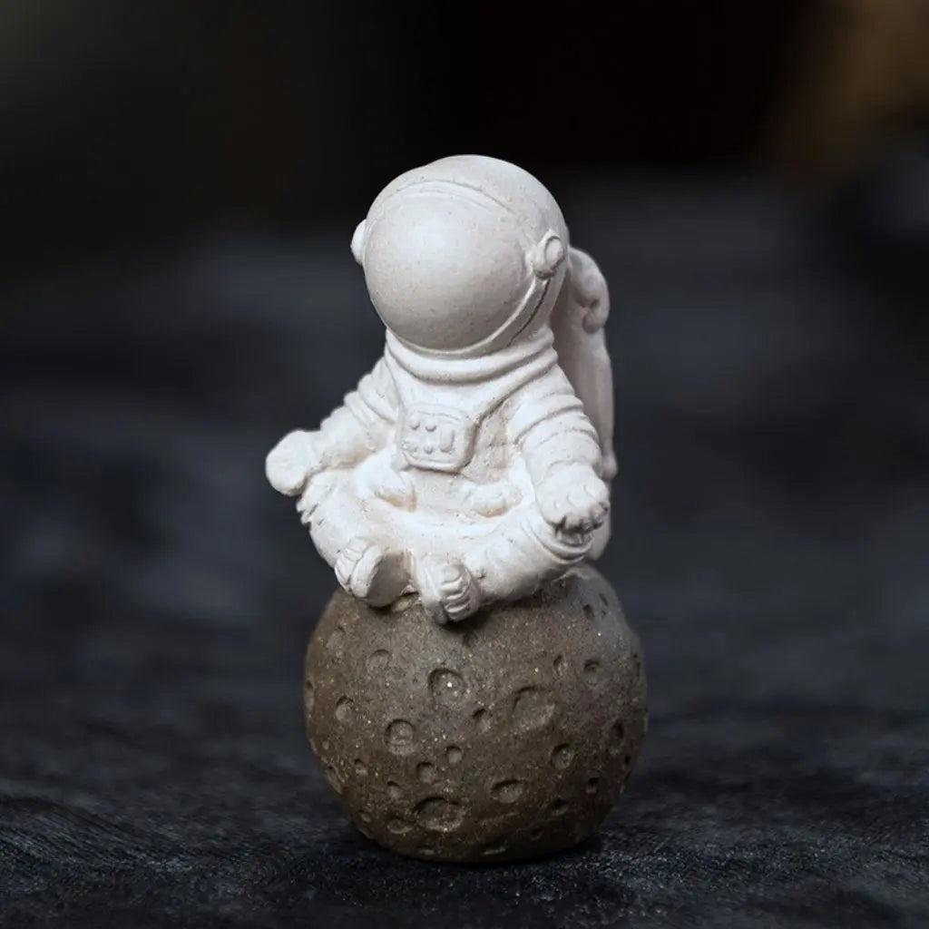 Zisha Astronaut Tea Pet - Figurina della Cerimonia del Tè in Argilla Viola