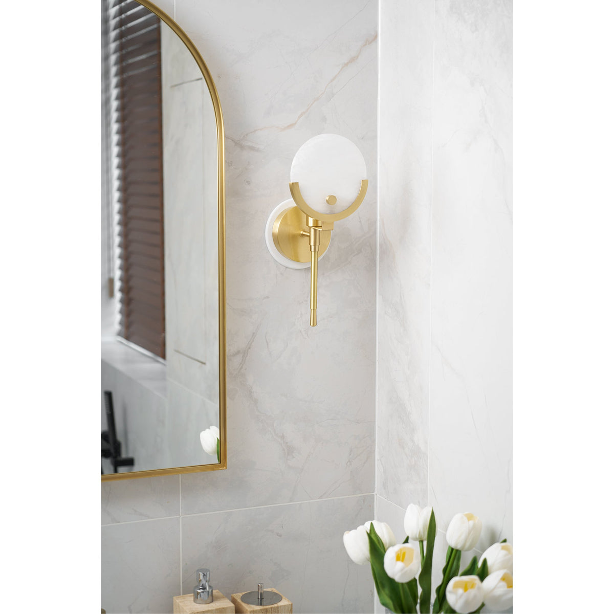 Applique a Muro Globo in Alabastro Crescent-Cradle
