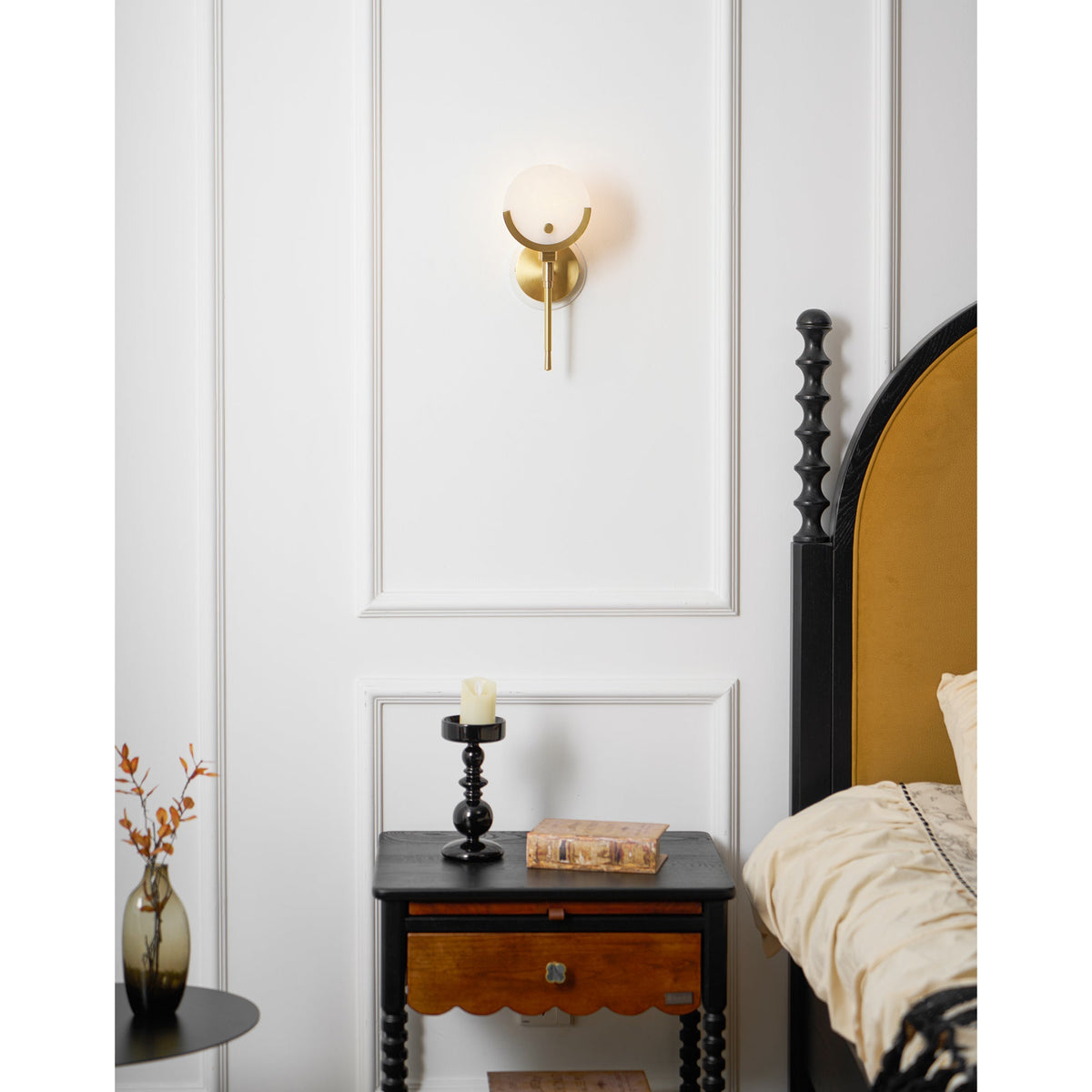 Applique a Muro Globo in Alabastro Crescent-Cradle