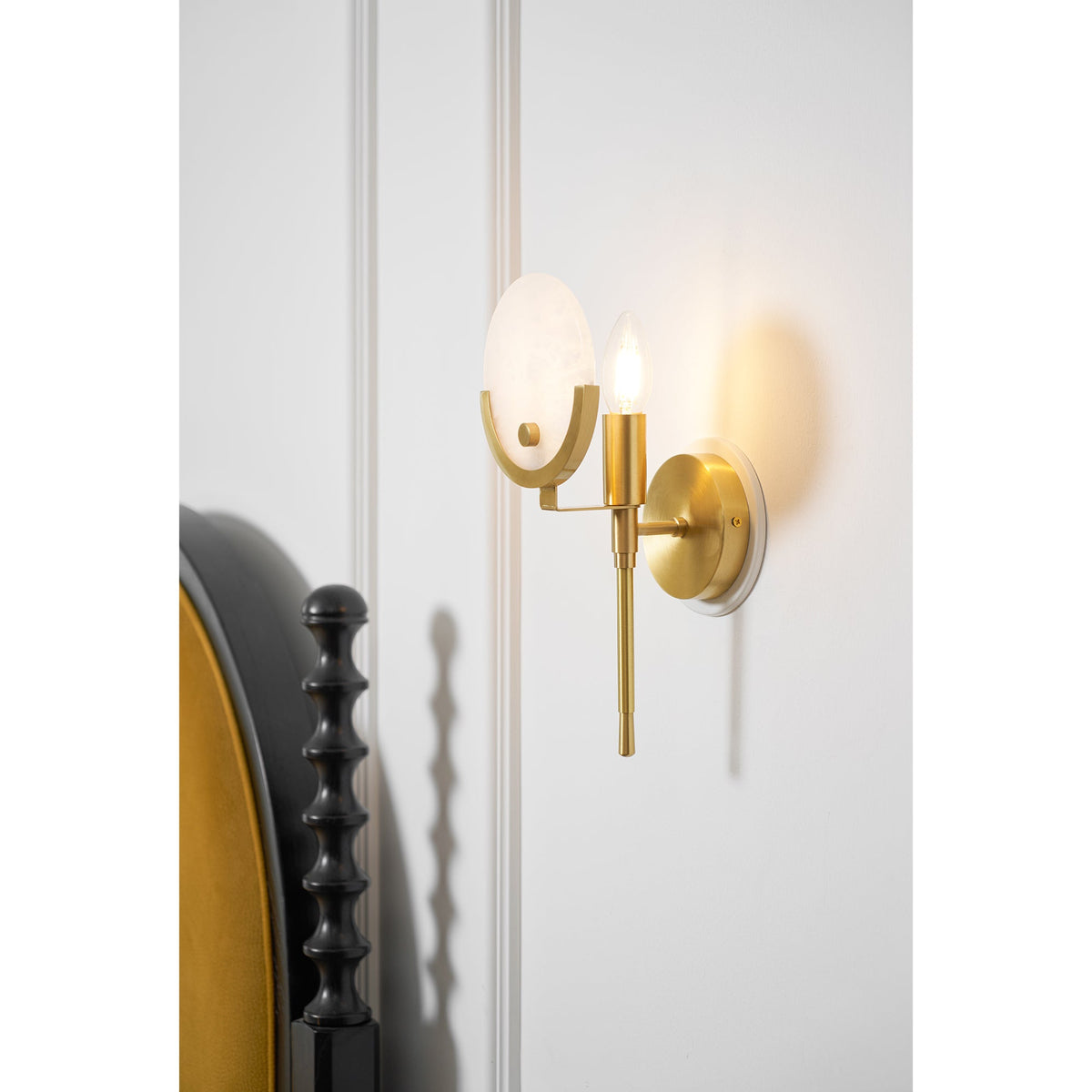Applique a Muro Globo in Alabastro Crescent-Cradle