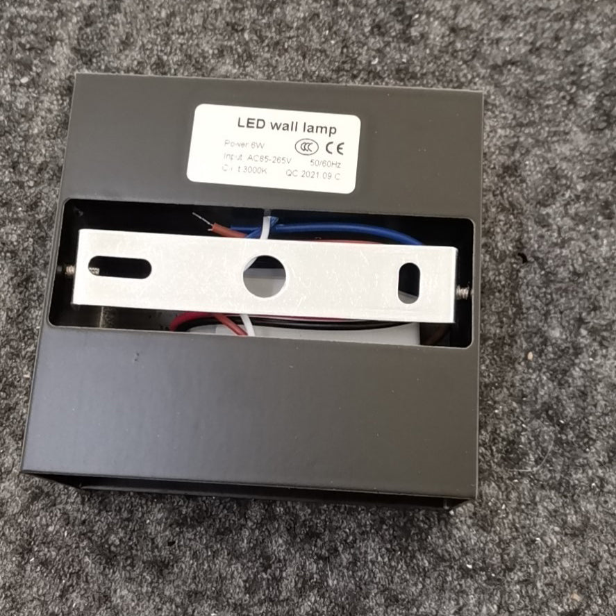Lampada da Parete LED Impermeabile in Alluminio Cubo Piccolo Moderno Minimalista per Soggiorno
