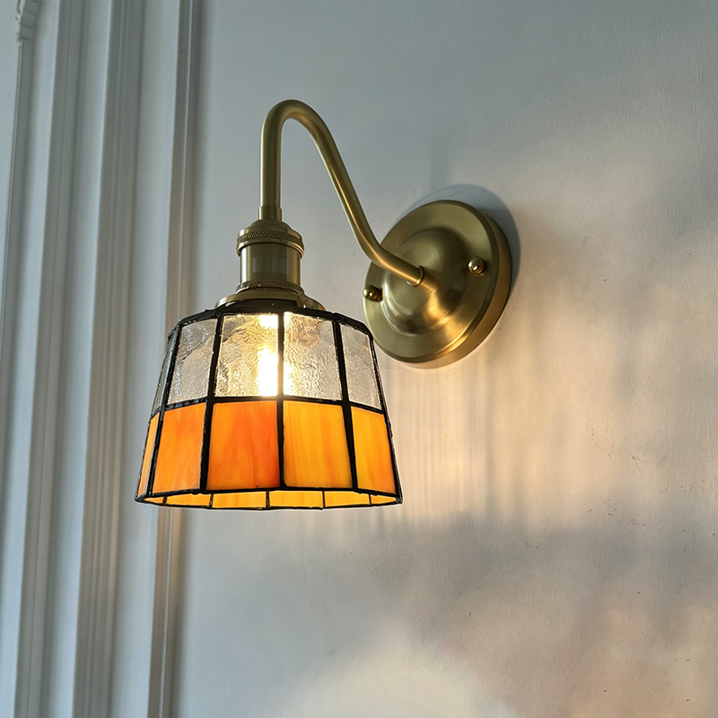 Applique a parete Tiffany rotonda tradizionale in vetro di rame con 1 luce per soggiorno