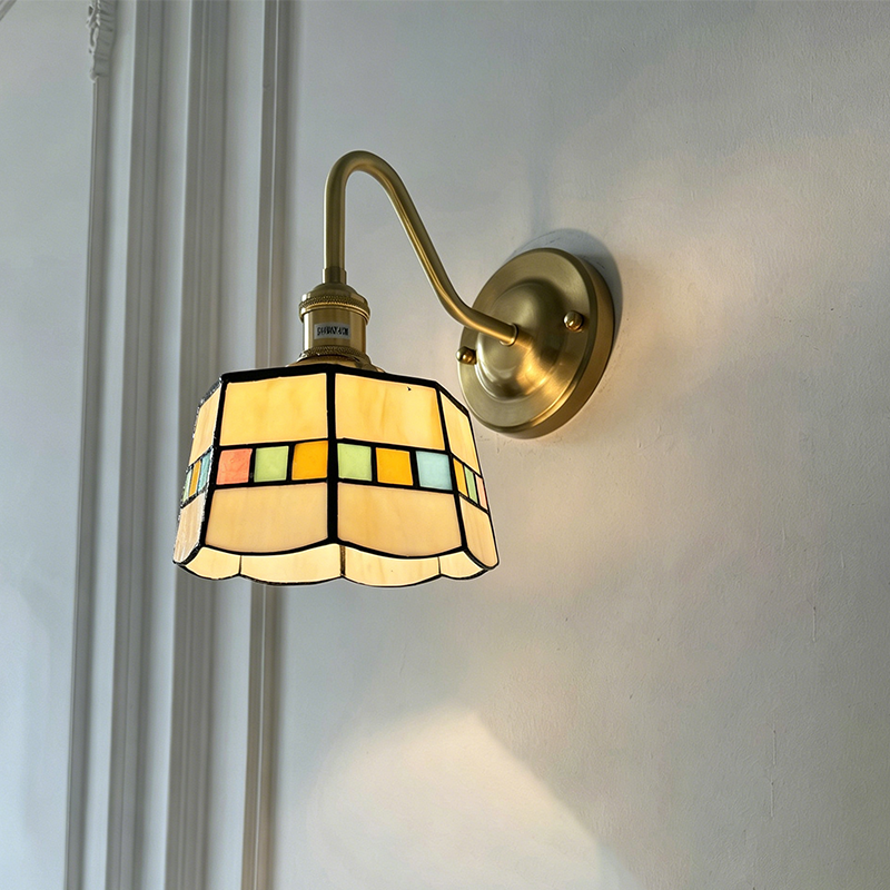 Applique a parete Tiffany rotonda tradizionale in vetro di rame con 1 luce per soggiorno