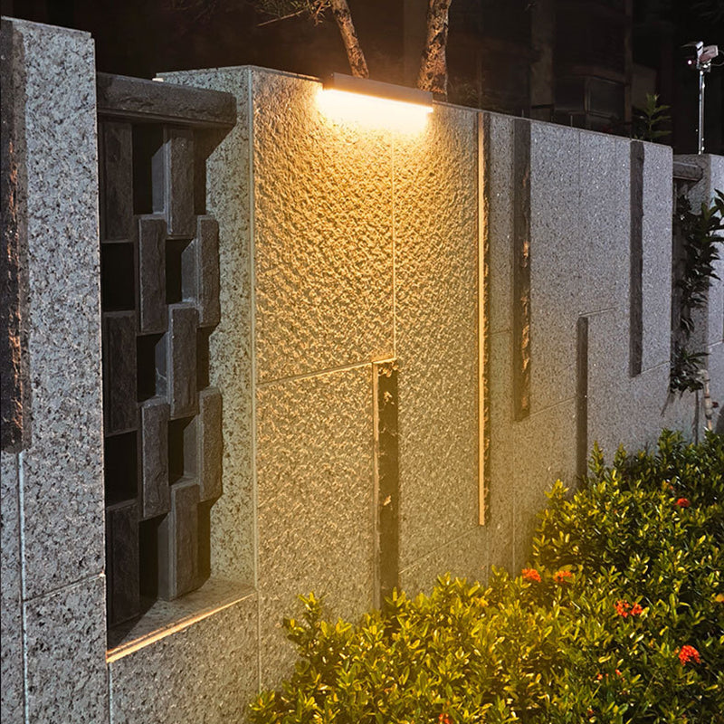 Lampada da Parete LED da Esterno con Striscia in Alluminio Temperato e Vetro, Impermeabile e Minimalista
