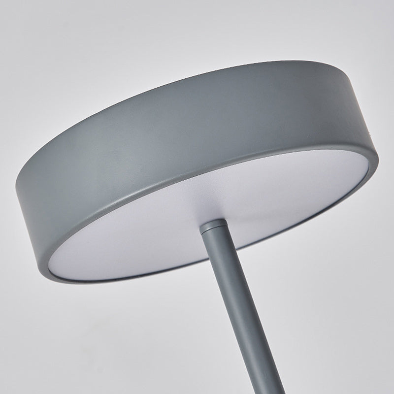 Lampada da Terra LED Rotonda in Ferro Scandinava Contemporanea per Camera da Letto