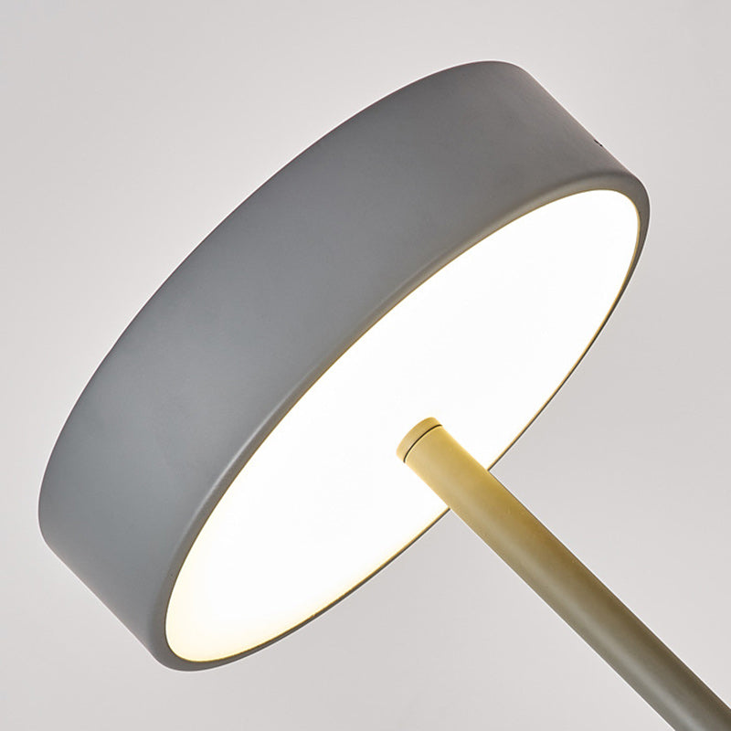 Lampada da Terra LED Rotonda in Ferro Scandinava Contemporanea per Camera da Letto