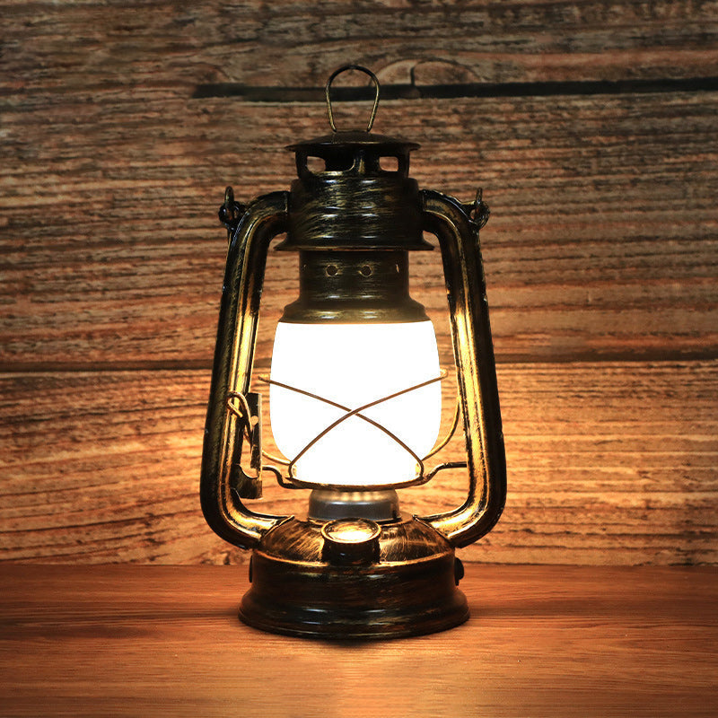 Lampada da Tavolo Tradizionale Vintage Rotonda a Forma di Cavallo in Ferro Acrilico LED per Soggiorno