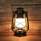 Lampada da Tavolo Tradizionale Vintage Rotonda a Forma di Cavallo in Ferro Acrilico LED per Soggiorno
