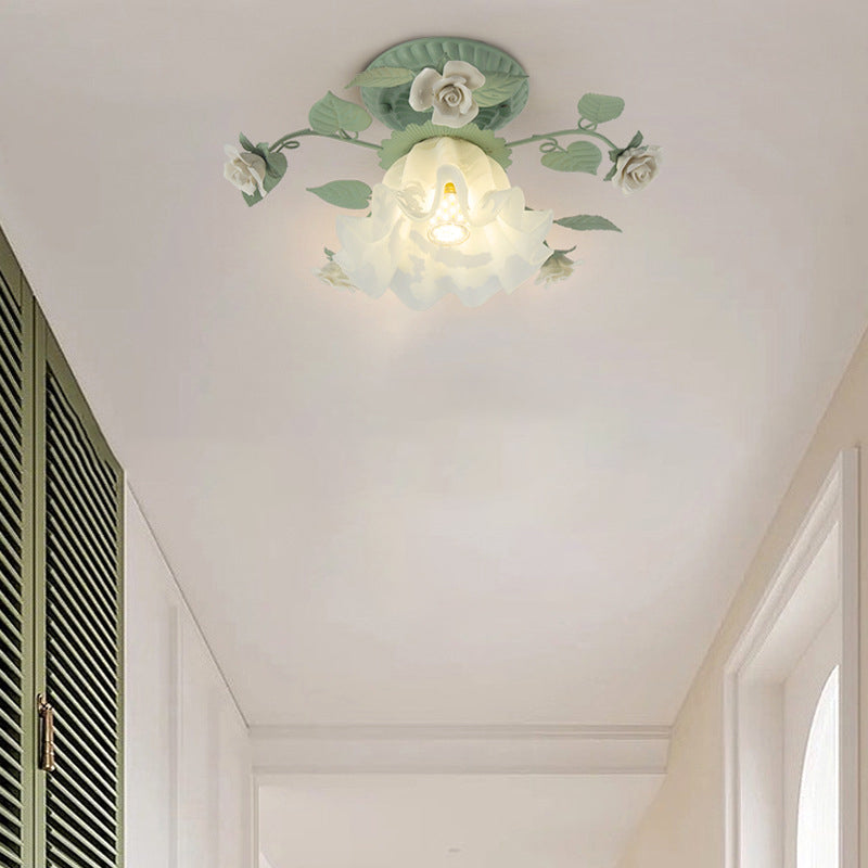 Lampada da soffitto semi-incassata a 1 luce con paralume in vetro ceramico a foglia di campanula francese tradizionale per soggiorno
