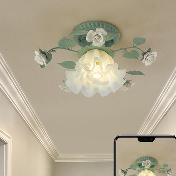 Lampada da soffitto semi-incassata a 1 luce con paralume in vetro ceramico a foglia di campanula francese tradizionale per soggiorno