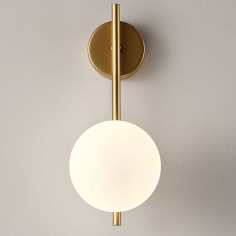 Applique in Ferro e Vetro Globe Nordico Contemporaneo a 1 Luce per Soggiorno