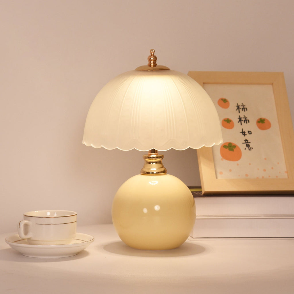 Lampada da Tavolo a 1 Luce con Base in Ceramica e Vetro a Forma di Globo Fiorito in Stile Nordico Contemporaneo per Camera da Letto