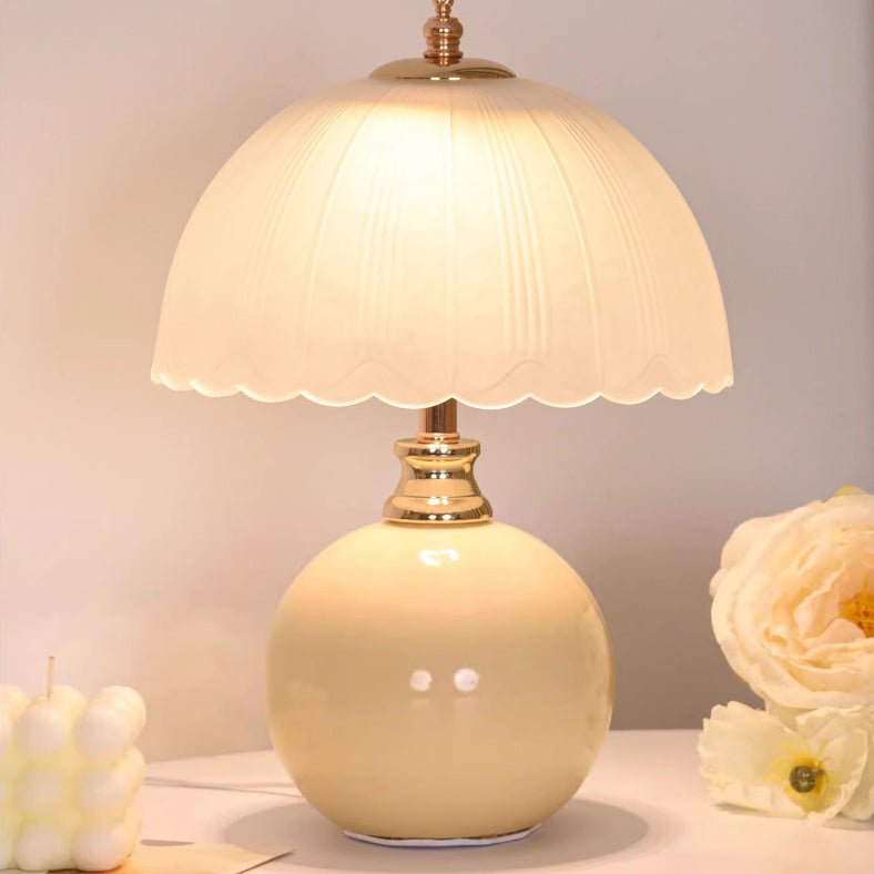 Lampada da Tavolo a 1 Luce con Base in Ceramica e Vetro a Forma di Globo Fiorito in Stile Nordico Contemporaneo per Camera da Letto