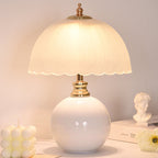 Lampada da Tavolo a 1 Luce con Base in Ceramica e Vetro a Forma di Globo Fiorito in Stile Nordico Contemporaneo per Camera da Letto