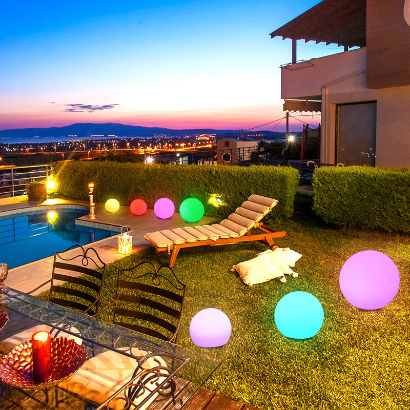 Luce da Giardino Moderna Minimalista a Globo Solare Impermeabile in Plastica PE LED per Esterni