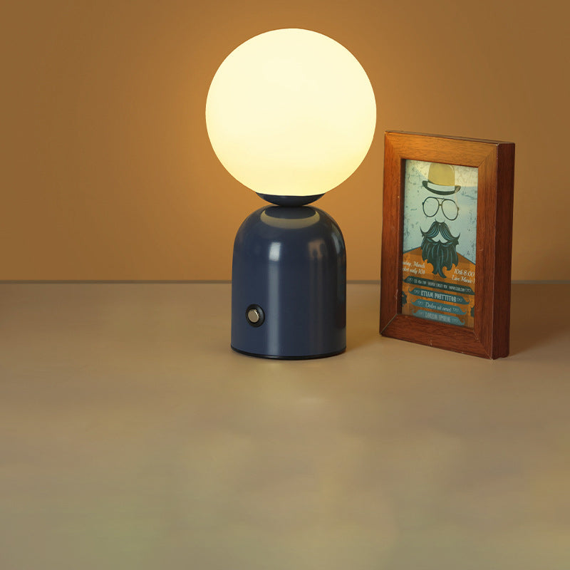 Lampada da Tavolo LED Acrilica Rotonda USB in Ferro Scandinava Contemporanea per Camera da Letto