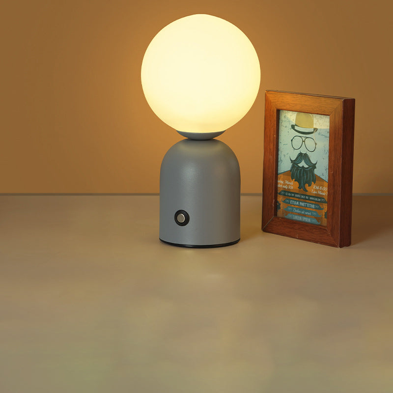 Lampada da Tavolo LED Acrilica Rotonda USB in Ferro Scandinava Contemporanea per Camera da Letto