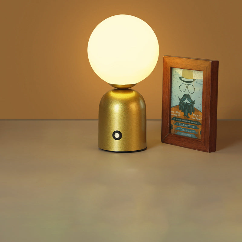 Lampada da Tavolo LED Acrilica Rotonda USB in Ferro Scandinava Contemporanea per Camera da Letto
