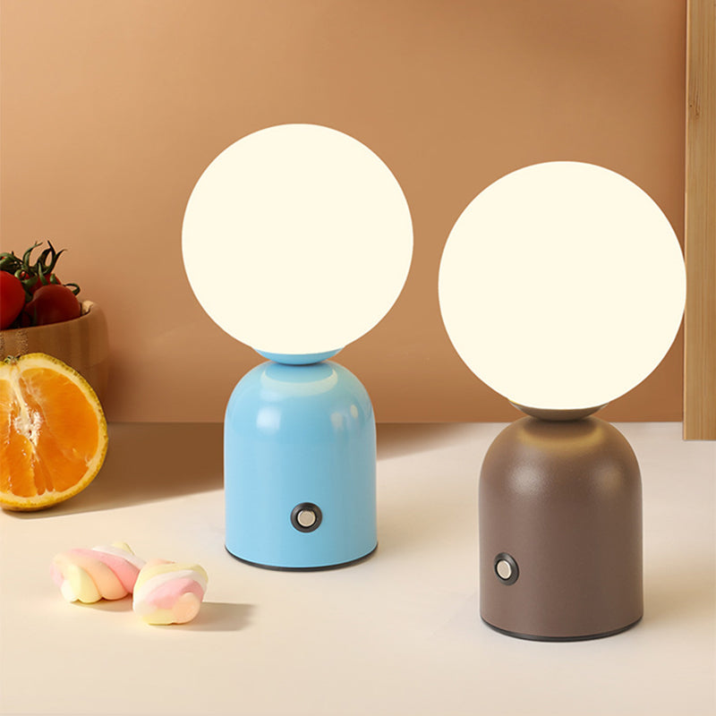 Lampada da Tavolo LED Acrilica Rotonda USB in Ferro Scandinava Contemporanea per Camera da Letto