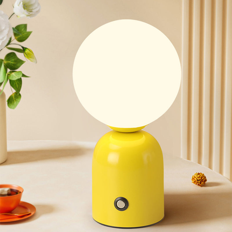 Lampada da Tavolo LED Acrilica Rotonda USB in Ferro Scandinava Contemporanea per Camera da Letto