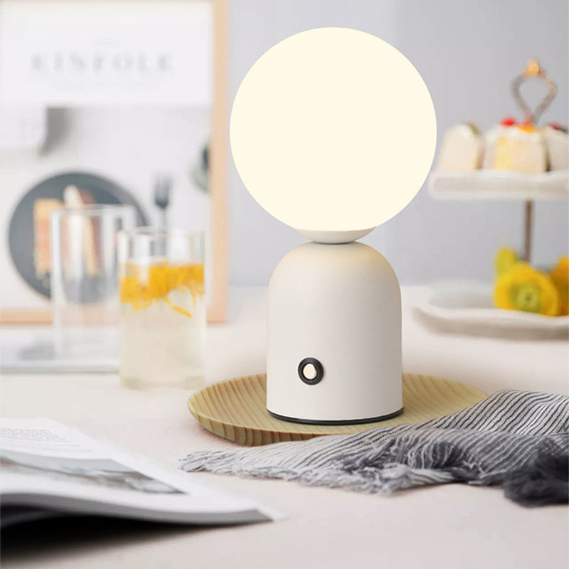 Lampada da Tavolo LED Acrilica Rotonda USB in Ferro Scandinava Contemporanea per Camera da Letto