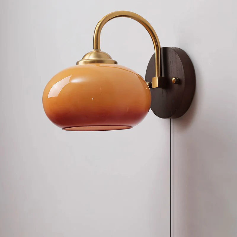 Applique da Parete Moderna in Legno di Frassino e Vetro, Colore Crema, Stile Mid-Century, Lampada a 1 Luce per Camera da Letto