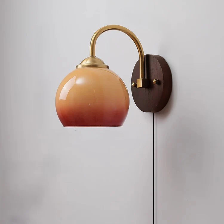 Applique da Parete Moderna in Legno di Frassino e Vetro, Colore Crema, Stile Mid-Century, Lampada a 1 Luce per Camera da Letto