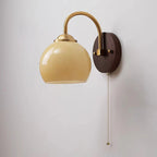 Applique da Parete Moderna in Legno di Frassino e Vetro, Colore Crema, Stile Mid-Century, Lampada a 1 Luce per Camera da Letto