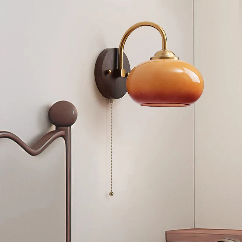 Applique da Parete Moderna in Legno di Frassino e Vetro, Colore Crema, Stile Mid-Century, Lampada a 1 Luce per Camera da Letto