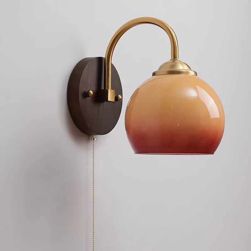 Applique da Parete Moderna in Legno di Frassino e Vetro, Colore Crema, Stile Mid-Century, Lampada a 1 Luce per Camera da Letto