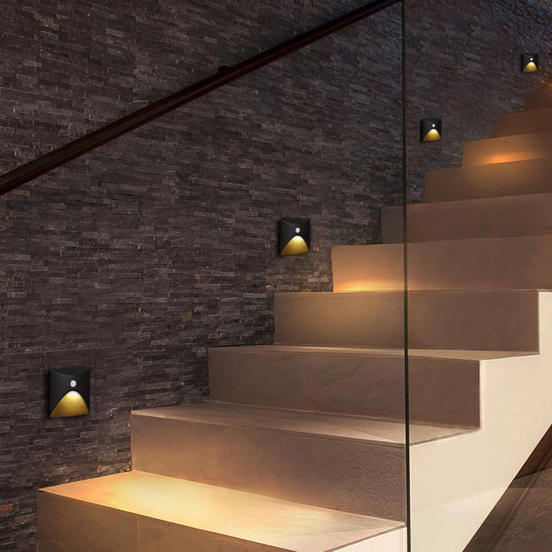 Lampada da parete LED rotonda quadrata in alluminio impermeabile per patio all'aperto di moderna semplicità