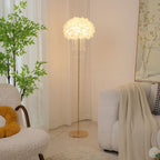 Lampada da terra nordica con piume e paralume in cristallo – Illuminazione di design elegante