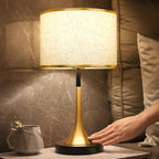 Lampada da Tavolo Dimmable a Sensore Touch in Metallo con Tessuto Retro Contemporaneo per Comodino