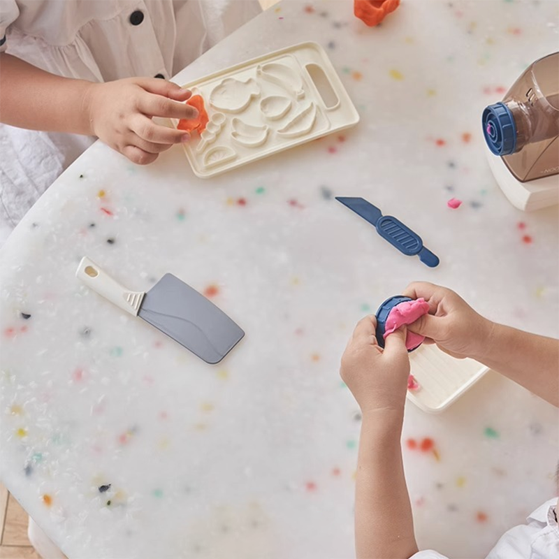 Set Scrivania e Sedia Ovale PE Nordic Contemporaneo per Bambini Colorato e Sicuro per Soggiorno e Studio