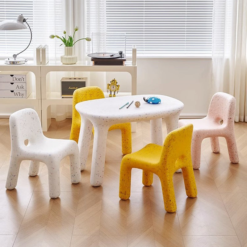 Set Scrivania e Sedia Ovale PE Nordic Contemporaneo per Bambini Colorato e Sicuro per Soggiorno e Studio