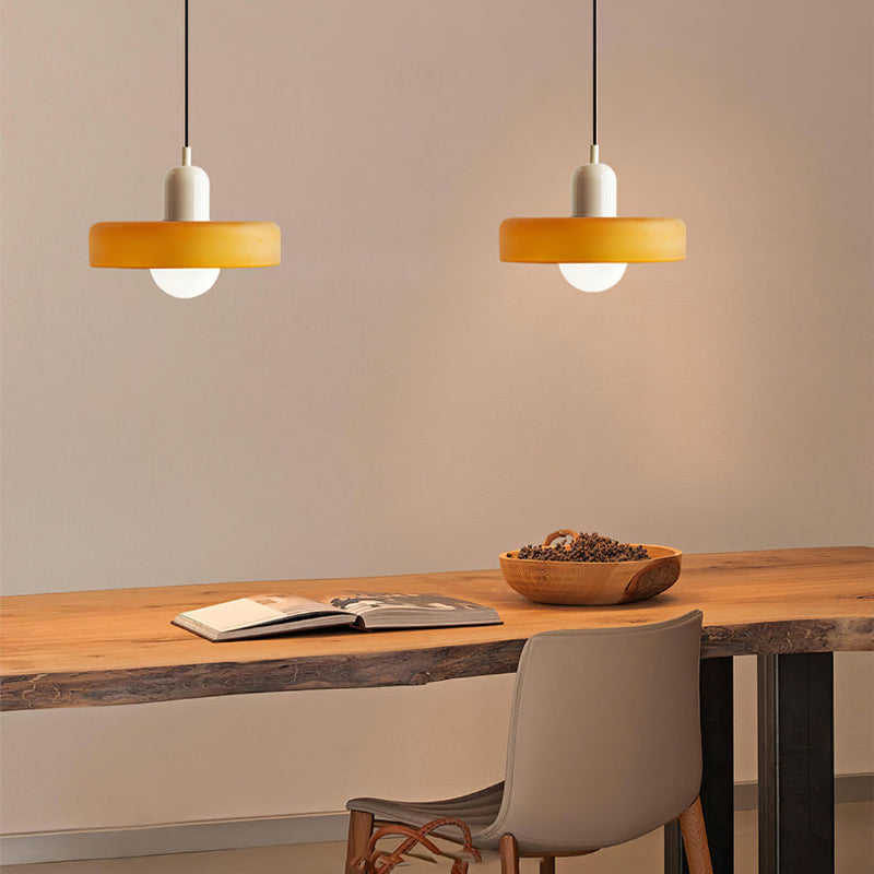 Lampada a sospensione in vetro stile Bauhaus con paralume ad anello