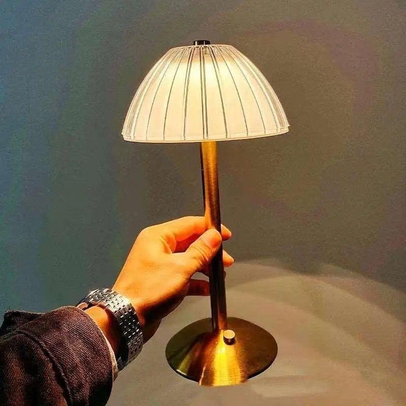 Beacon - Lampada da tavolo LED in cristallo senza fili